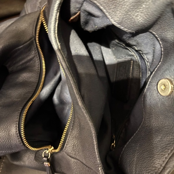 Beautiful Coach slouch hobo handbag bag purse navy. good used condition - Picture 4 of 7